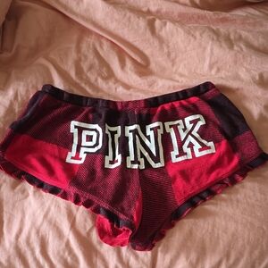 🎀 PINK Victoria's Secret Red Plaid Shorts 🎀